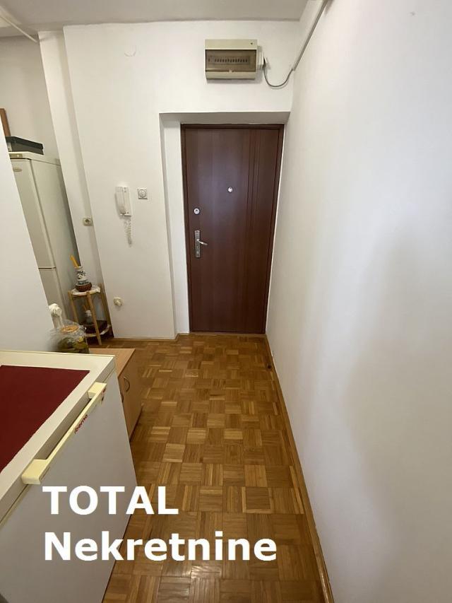 1 Jednosoban stan NOVI SAD, 70000€