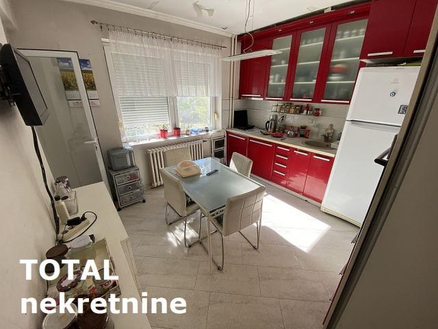 2 Dvosoban stan NOVI SAD, 185400€