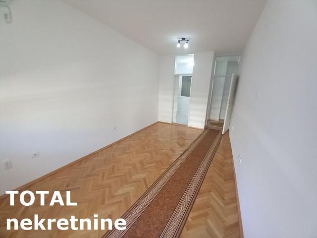 1 Jednosoban stan NOVI SAD, 91670€