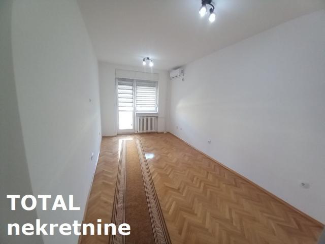 1 Jednosoban stan NOVI SAD, 91670€