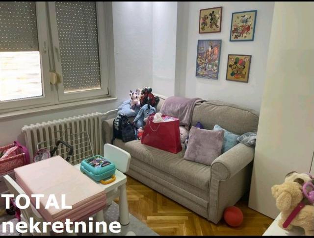 4 Četvorosoban stan NOVI SAD, 259560€