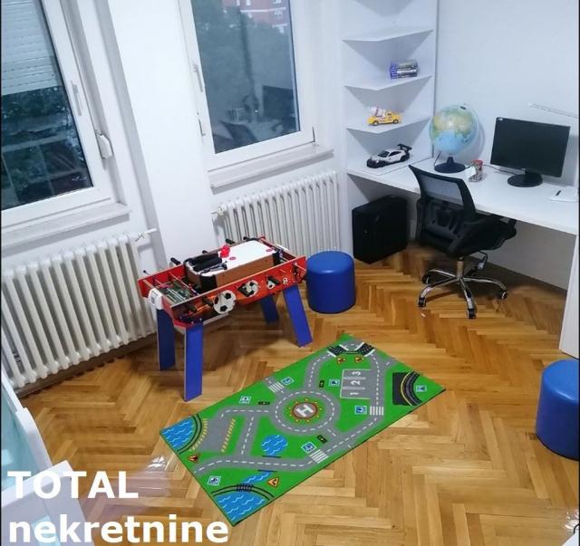 4 Četvorosoban stan NOVI SAD, 259560€