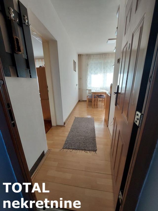 1 Jednosoban stan NOVI SAD, 75000€