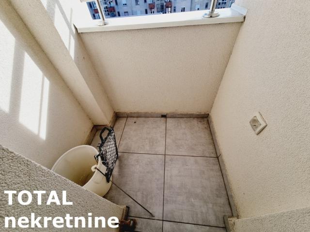 4 Četvorosoban stan NOVI SAD, 169950€