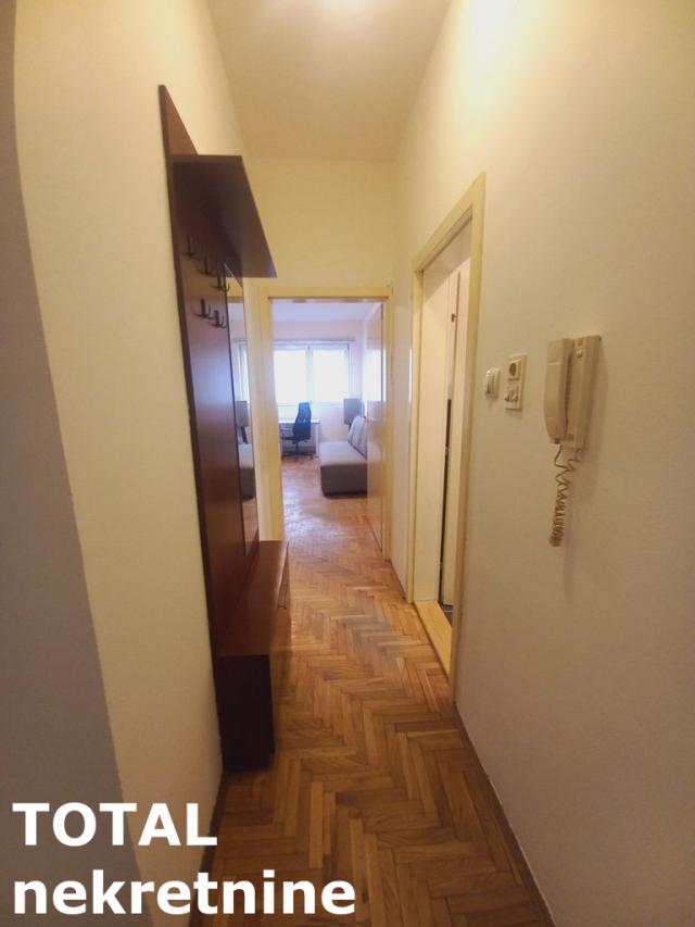 1 Jednosoban stan NOVI SAD, 87550€