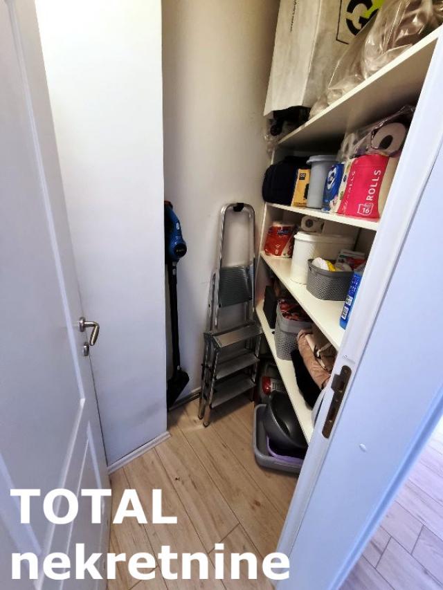 4 Četvorosoban stan NOVI SAD, 257500€