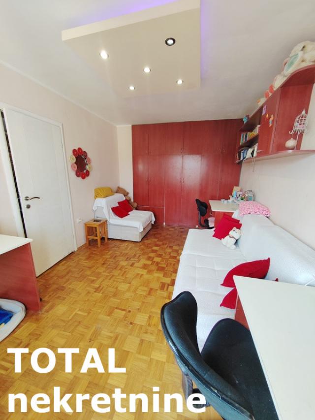 2. 5 Dvoiposoban stan NOVI SAD, 103000€