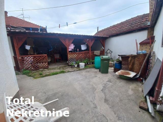 KUćA SREMSKI KARLOVCI, 97850€