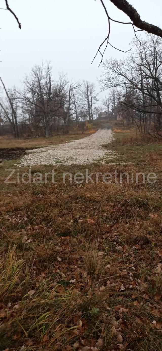 Hitna prodaja! Zlatibor plac 5, 5 ari Gajevi, najlepši deo Zlatibora