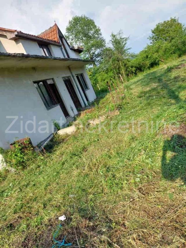 Veliki Borak, prodaja prizemne kuće na prostranom placu