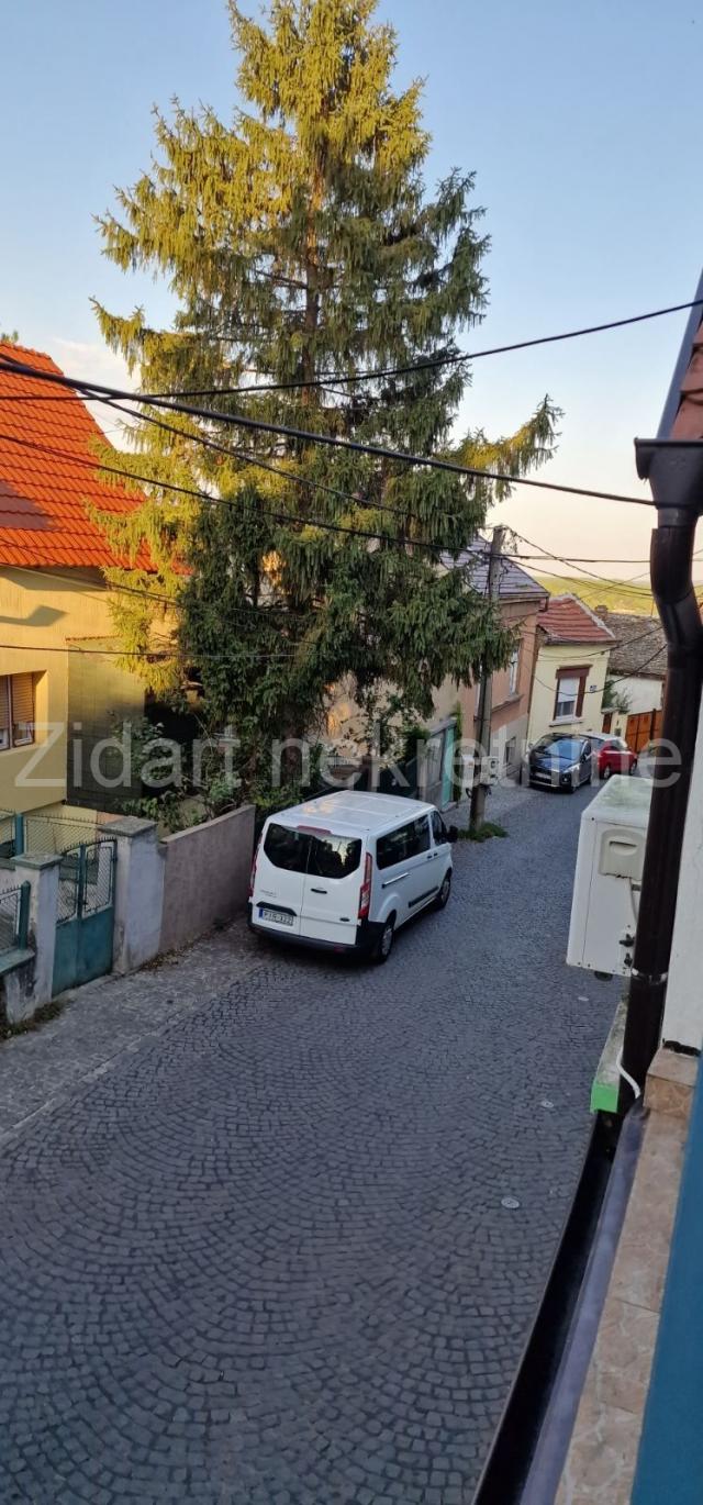 Zemun, Gardoš, stambeno poslovni objekat, izdavanje