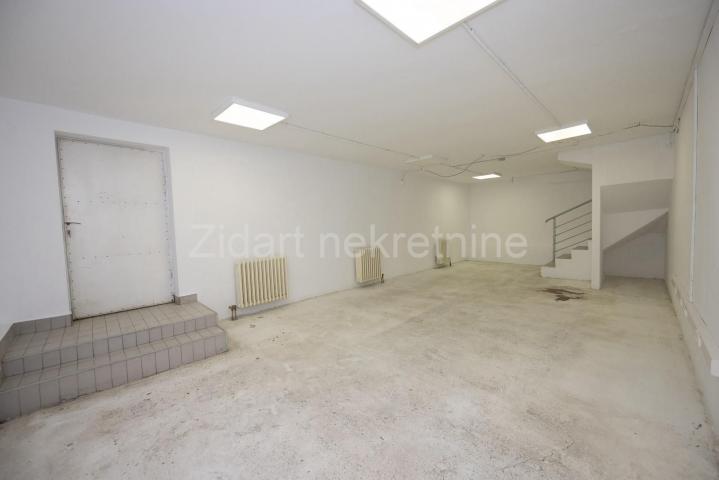 Zemun, Gornji grad, lokal od 212m2