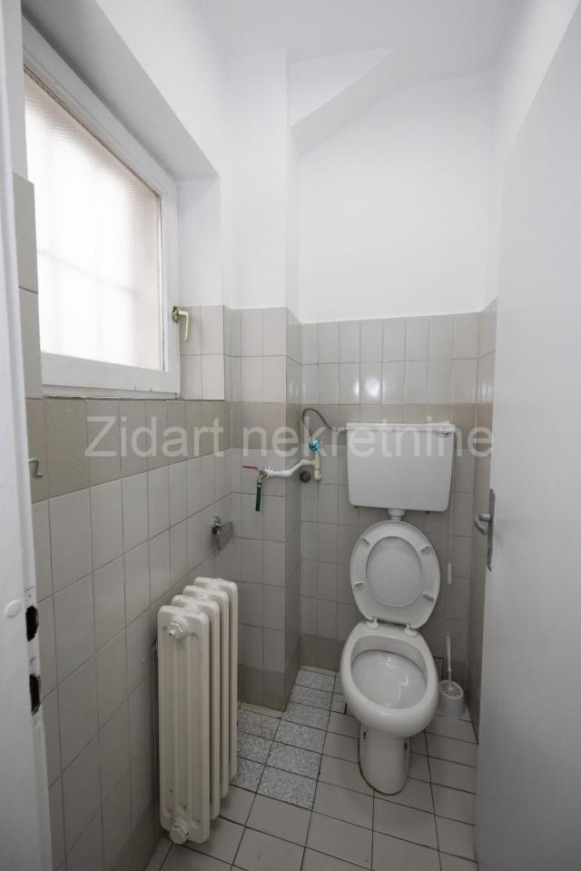 Zemun, Gornji grad, lokal od 212m2