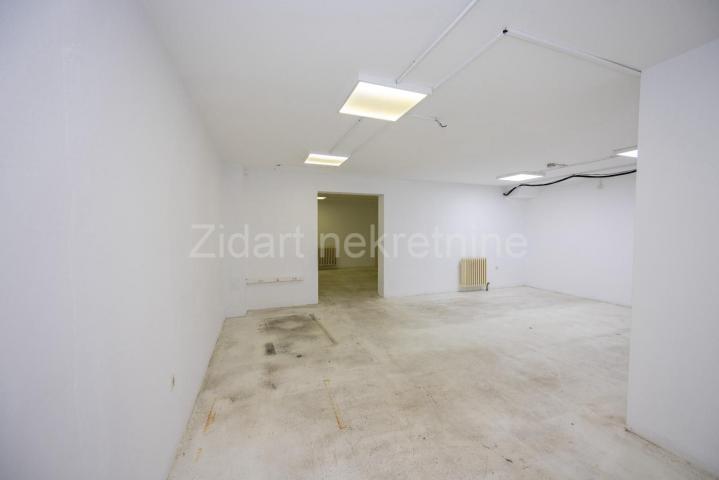 Zemun, Gornji grad, lokal od 212m2