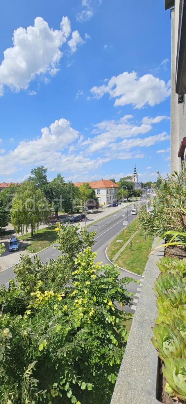 Stara Pazova, centar, povoljno