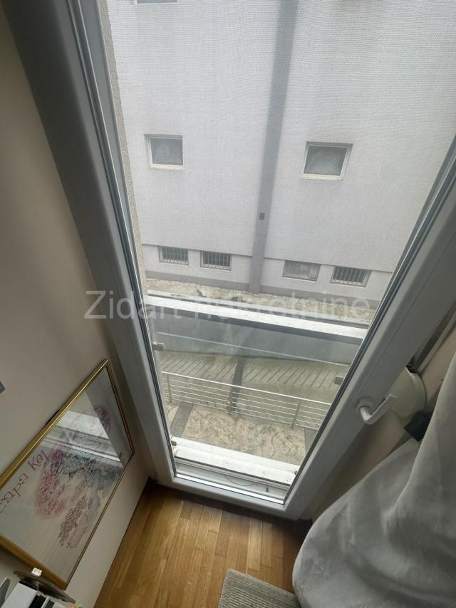 Zemun, Gornji grad, novija gradnja, 72m2