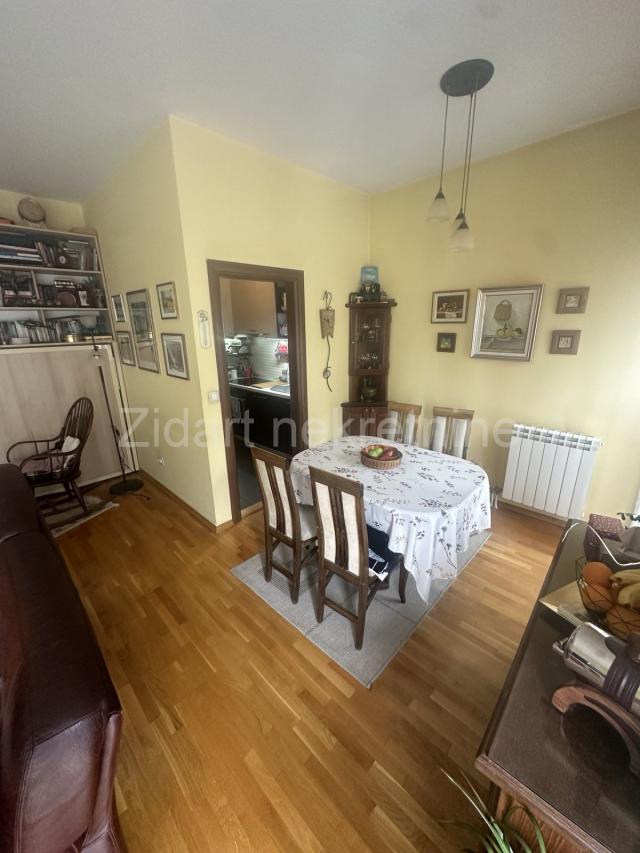 Zemun, Gornji grad, novija gradnja, 72m2