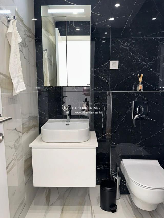 Izdavanje / Nov penthouse sa terasom od 85m2 na Vracaru. 