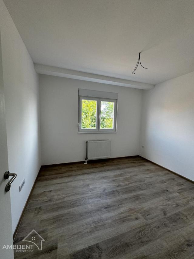 Moderne kuće u nizu u Staroj Pazovi, 111m2