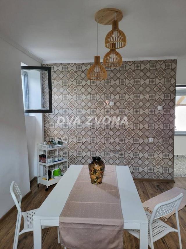 PRELEPA KUĆA U NOVOM SLANKAMENU!