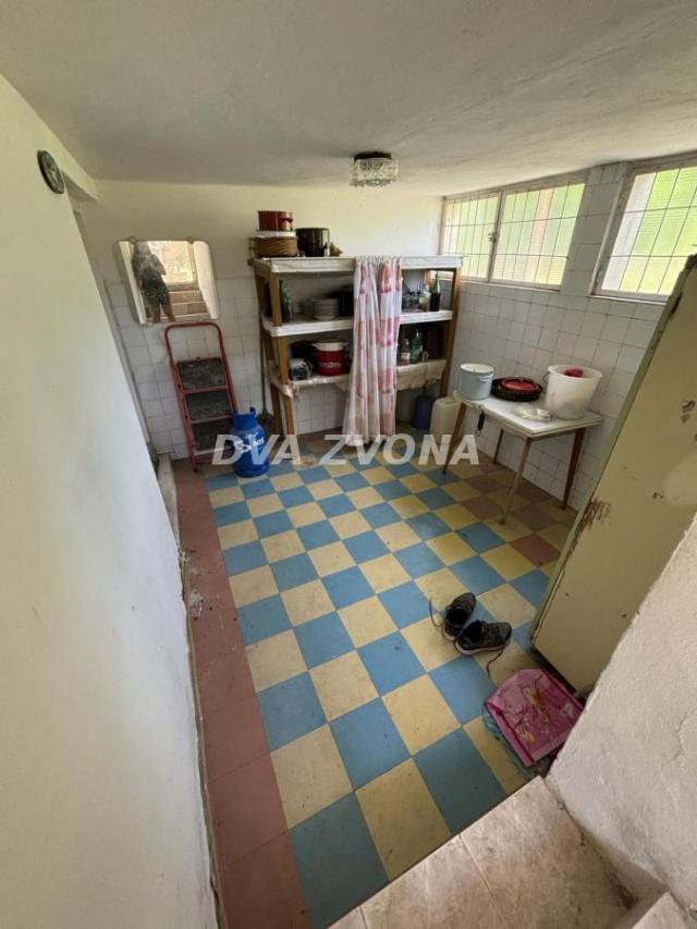Vikendica na Banstolu – mir, priroda i praktičnost na jednom mestu!