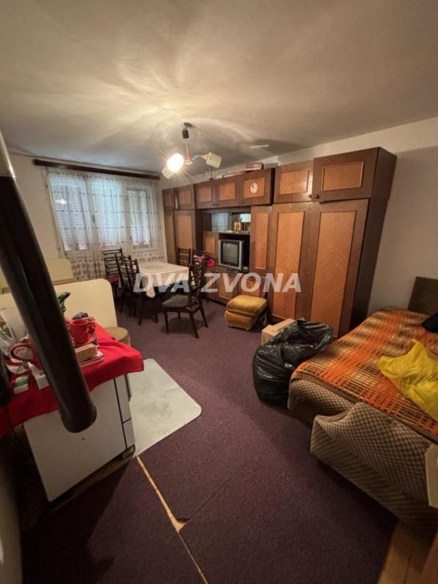 Vikendica na Banstolu – mir, priroda i praktičnost na jednom mestu!
