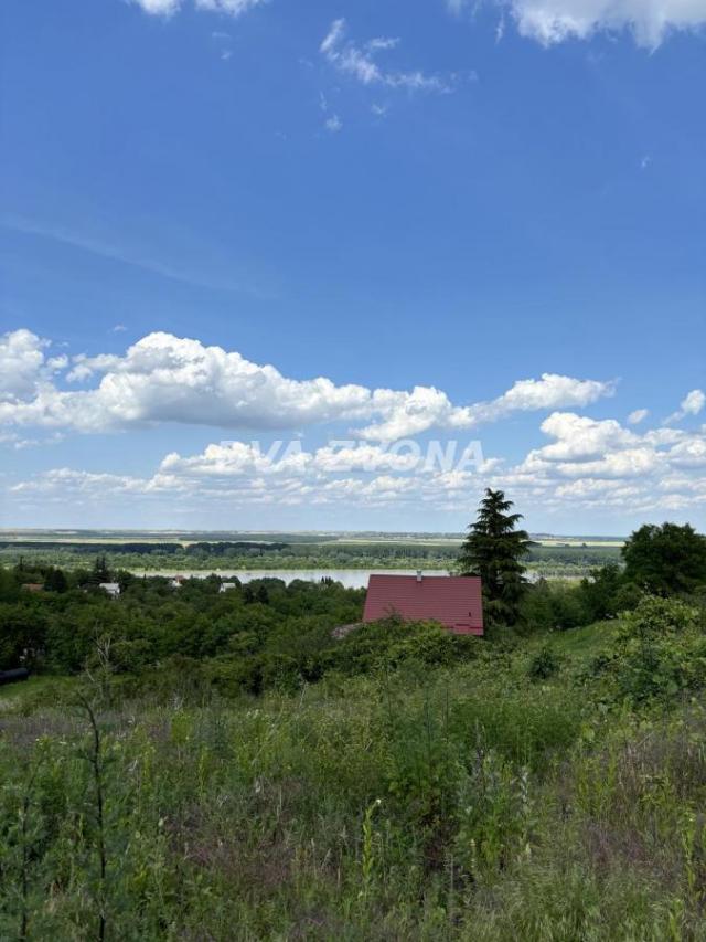 RETKO U PONUDI! PLAC SA POGLEDOM NA DUNAV! NOVI SLANKAMEN!