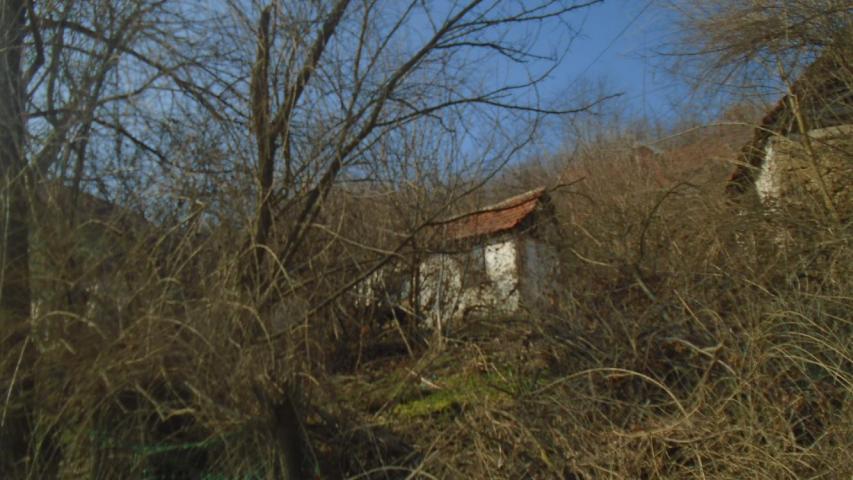 Plac pored glavnog puta/Ostrikovac