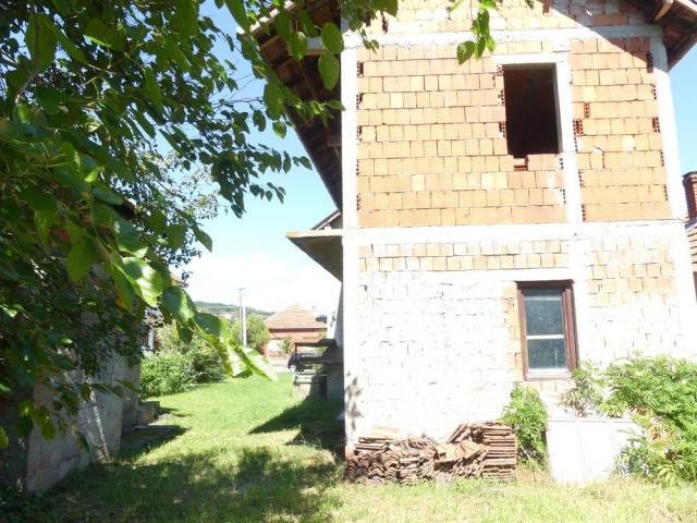 SPACIOUS HOUSE IN THE VILLAGE OF JAGODINA