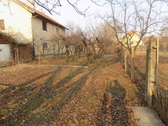 Polurenovirana, useljiva kuća