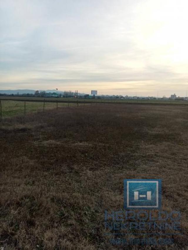 15 a plot of land on Ribarski put