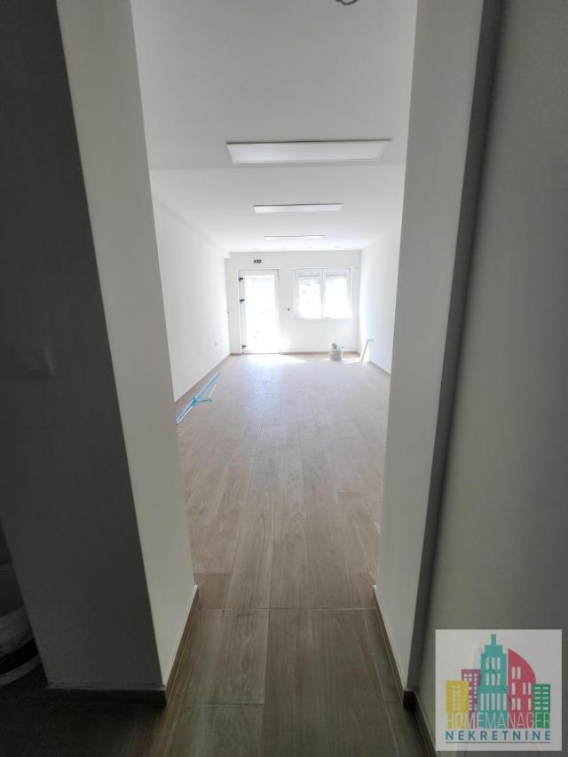 Prodaja, Poslovni prostor, 90m2 , Centar