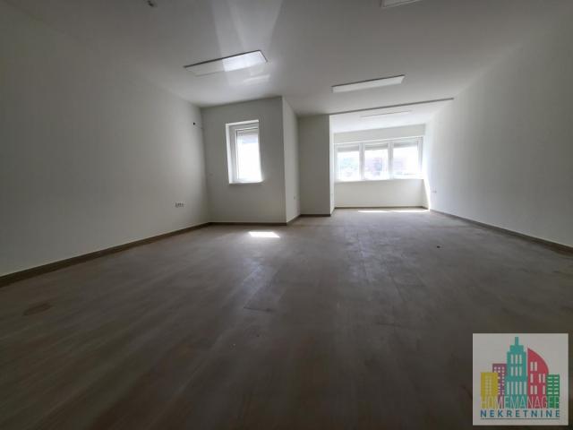 Prodaja, Poslovni prostor, 90m2 , Centar