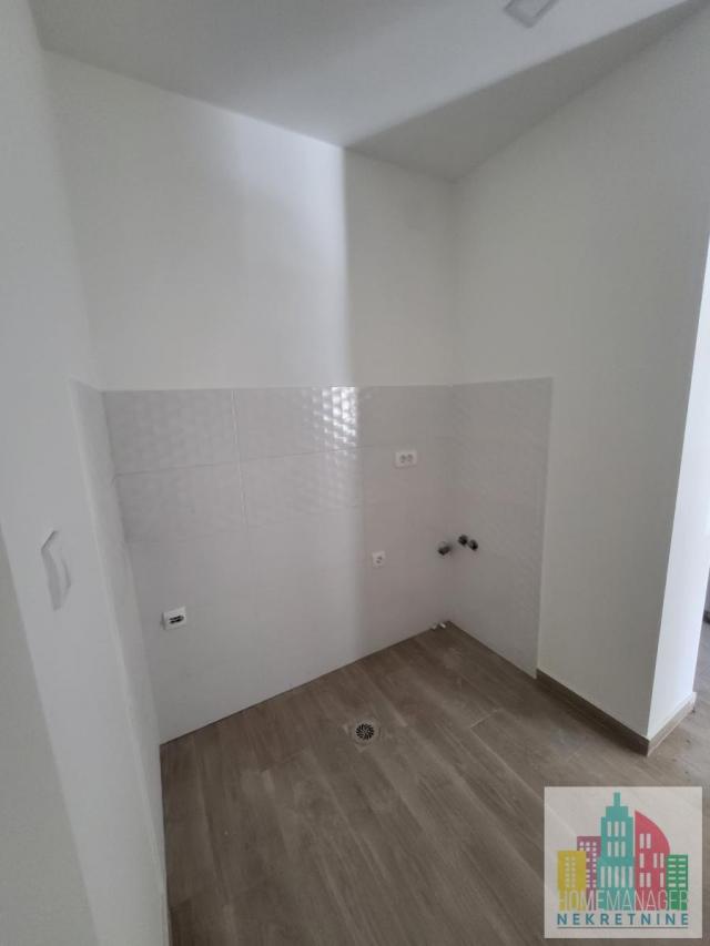 Prodaja, Poslovni prostor, 90m2 , Centar