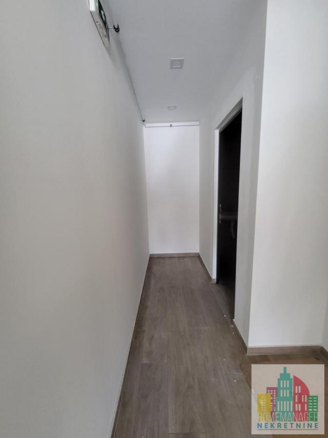 Prodaja, Poslovni prostor, 90m2 , Centar