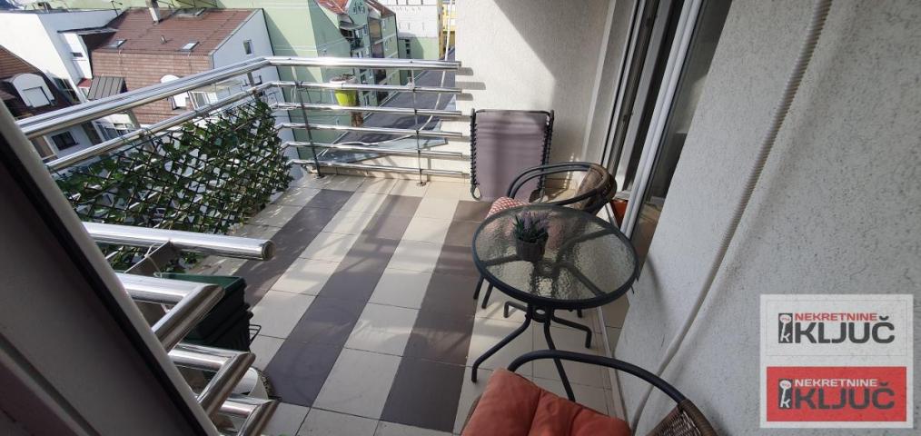 Kod SPENSA, 144m2, Šestosoban-Penthouse, UNIKATAN