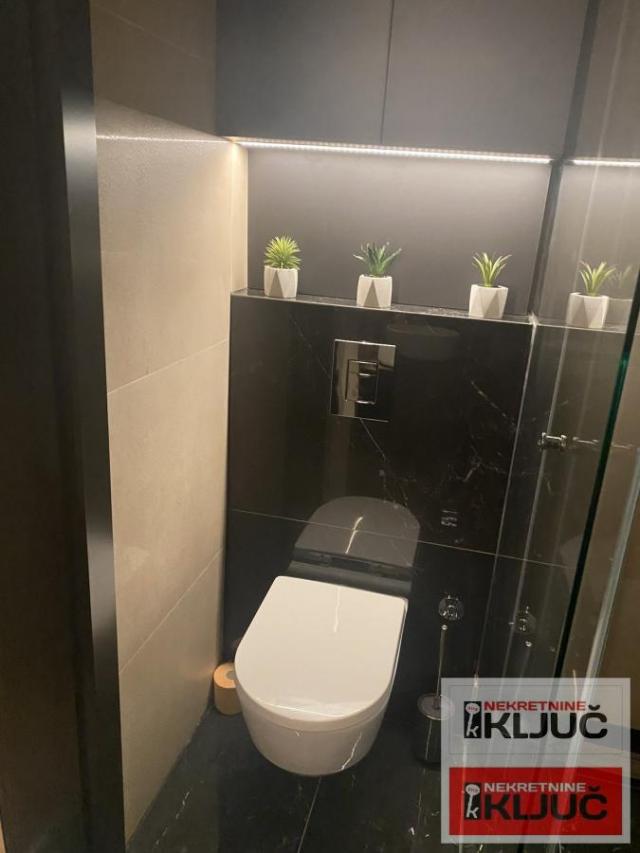 GRBAVICA, 122m2, Četvorosoban-Penthouse-Komplet opremljen!!!