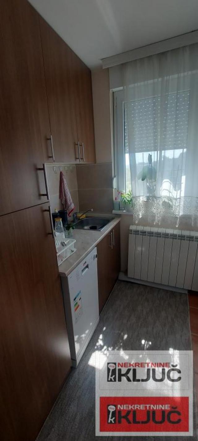 KOD ŽELEZNIČKE STANICE, 50m2, Dvosoban, Renoviran