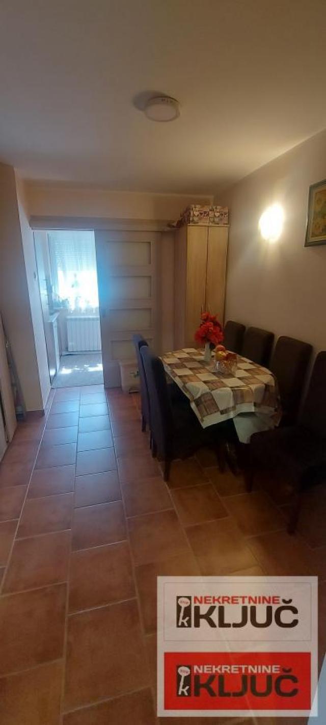 KOD ŽELEZNIČKE STANICE, 50m2, Dvosoban, Renoviran