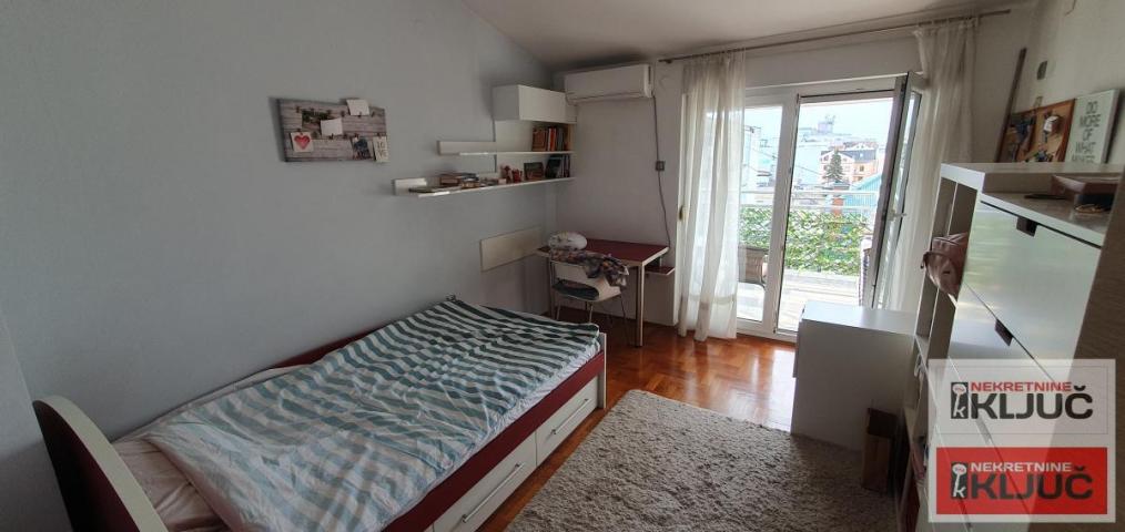 Kod SPENSA, 144m2, Šestosoban-Penthouse, UNIKATAN