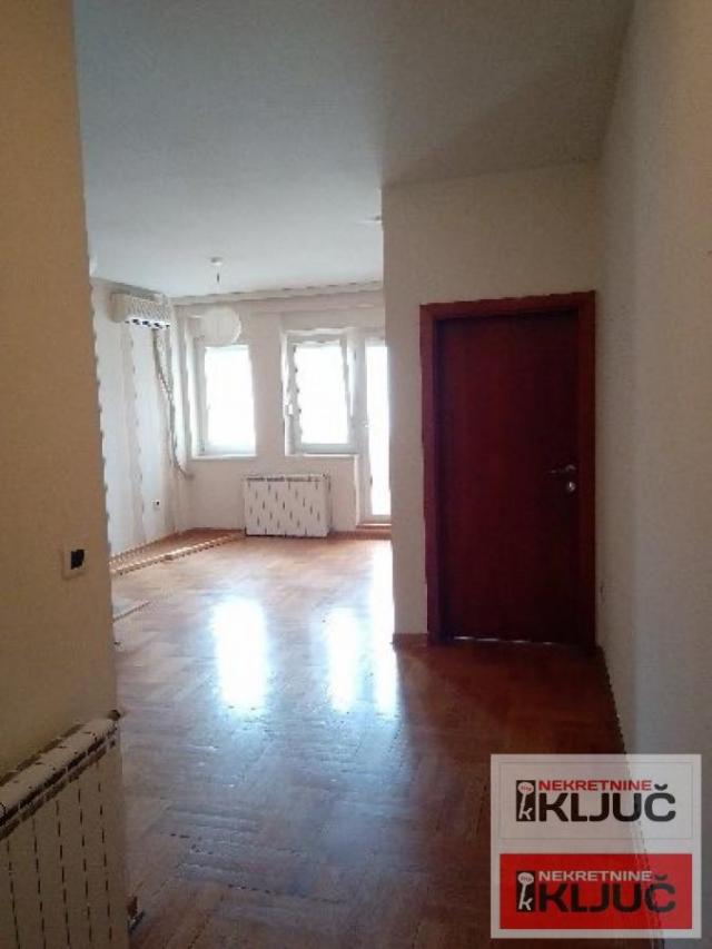 FUTOŠKA PIJACA, 81m2, četvorosoban! DUPLEX