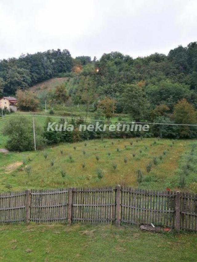 Na prodaju seosko domaćinstvo u Banjici