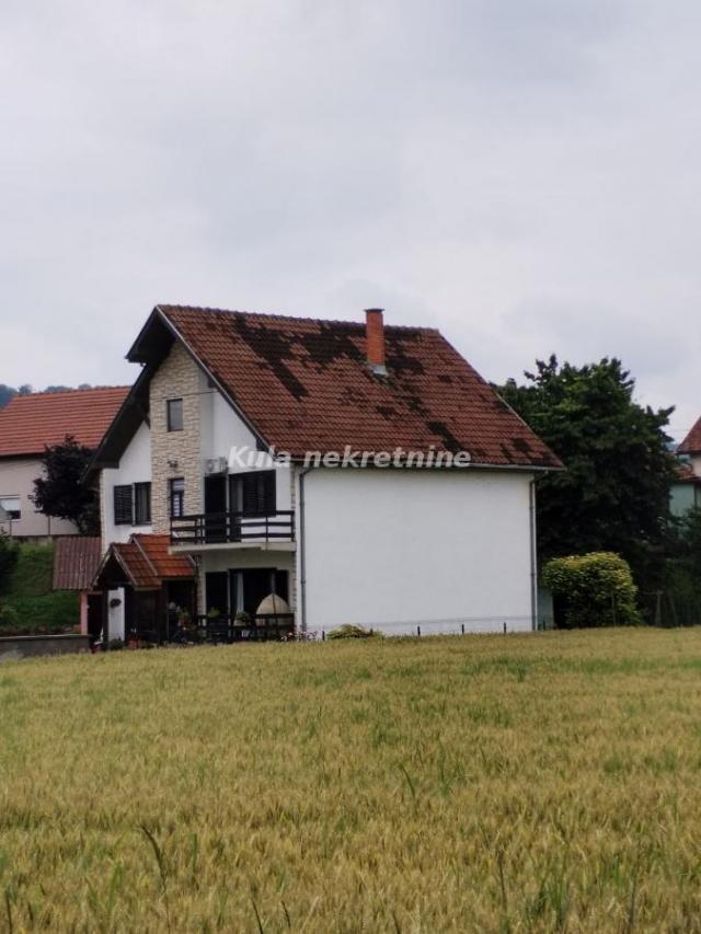 Prodaje se kuća na potesu Lupnjača