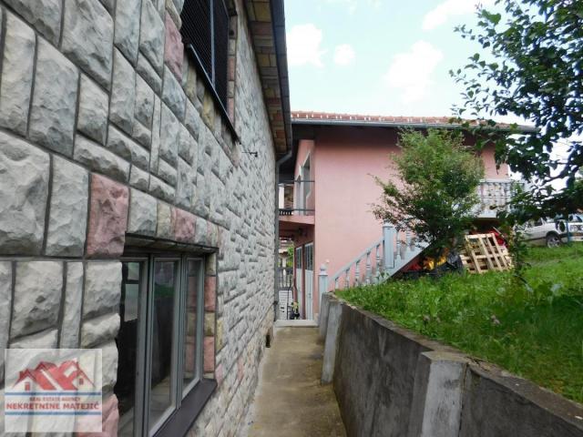 KUĆA, BRESNICA, 250 M2, PLAC 7, 8 A, CENA - 160. 000E