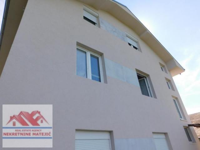 KUĆA, 270 M2 PETROVAC + 6 ARI PLACA, CENA – 120. 000 E