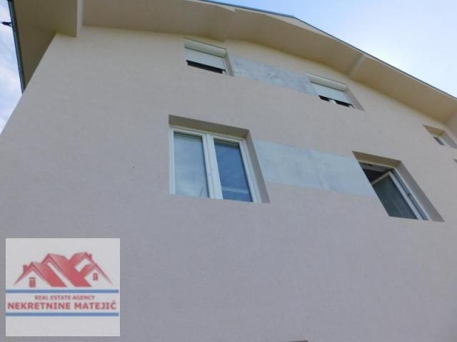 KUĆA, 270 M2 PETROVAC + 6 ARI PLACA, CENA – 120. 000 E