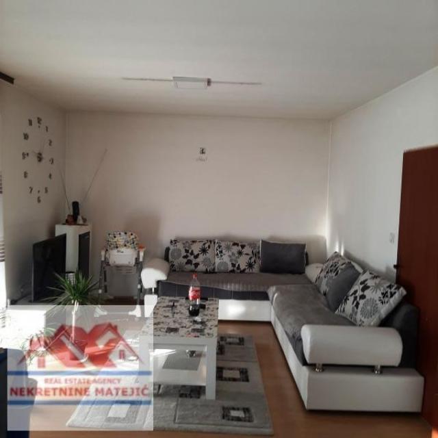 KUĆA, 270 M2 PETROVAC + 6 ARI PLACA, CENA – 120. 000 E