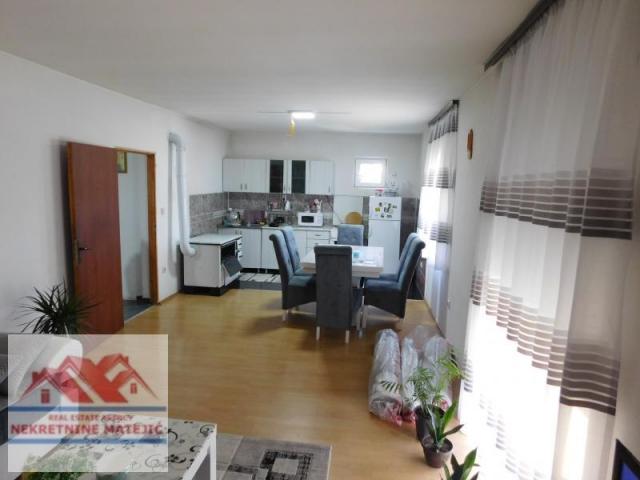 KUĆA, 270 M2 PETROVAC + 6 ARI PLACA, CENA – 120. 000 E