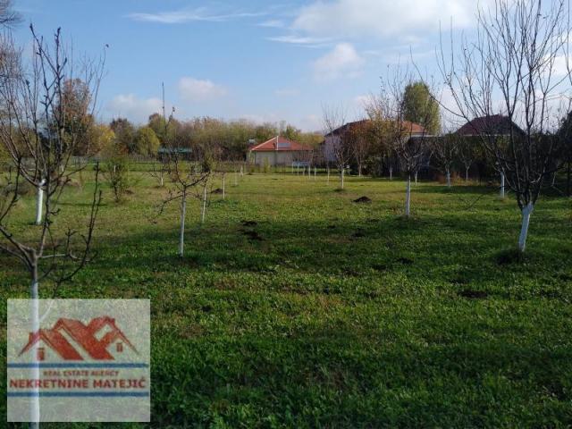 VIKEND-KUĆA 40M2+31 ARI PLACA, STRUJA VODA, OGRAĐENO, CVETOJEVAC–28. 900 E