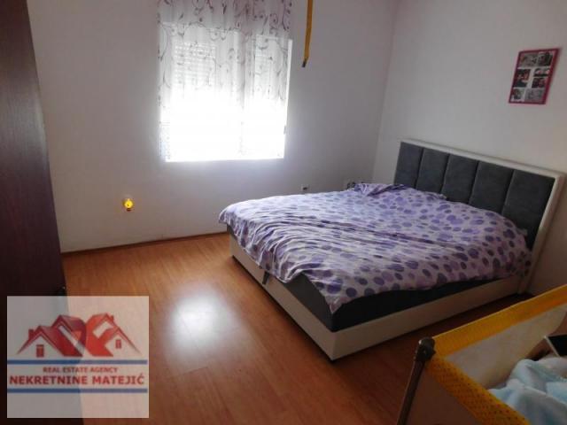 KUĆA, 270 M2 PETROVAC + 6 ARI PLACA, CENA – 120. 000 E